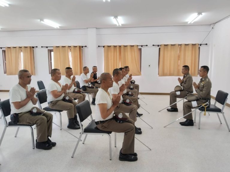 ฝึกทบทวนท่ากระบี่ เพื่อให้ปฏิบัติถูกต้องเป็นระเบียบแบบแผนเดียวกัน