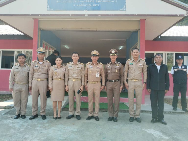 ร่วมให้การต้อนรับ พลอากาศเอกจอม รุ่งสว่าง องคมนตรี กรรมการโครงการกองทุนการศึกษา ตรวจเยี่ยมโรงเรียน